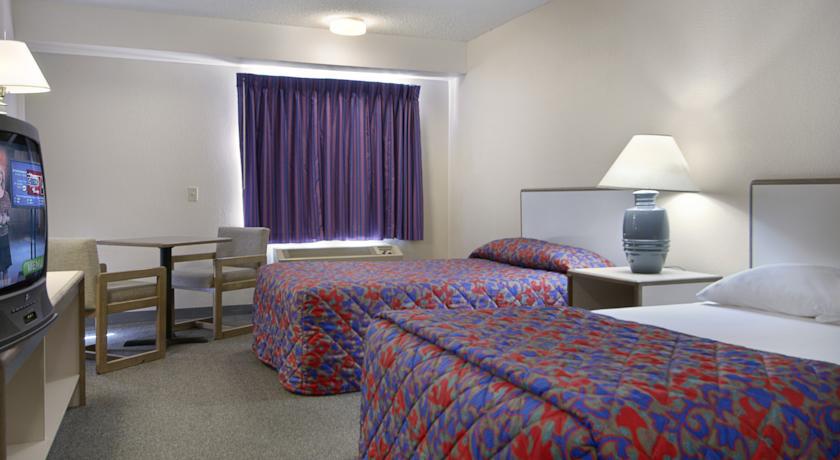 Red Roof Inn Plus+ Houston - Energy Corridor Room photo